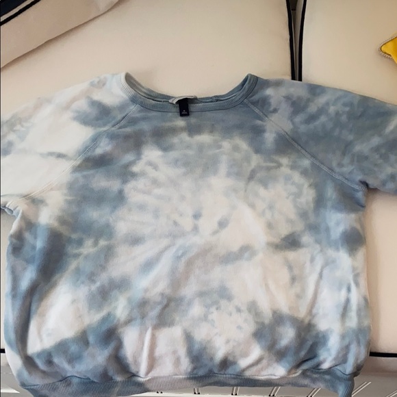 Other - Blue tie dye crew neck